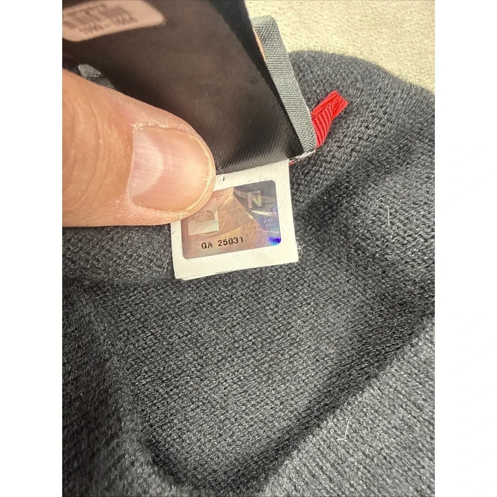 North Face Sweater Men Medium Black Merino Wool V Neck Knit Casual Pullover NICE